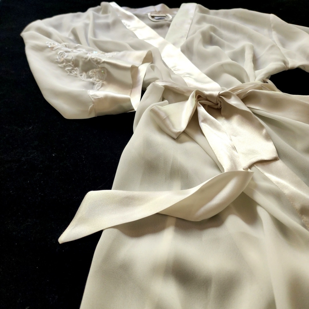 VINTAGE IVORY INTIMO AMORE ROBE